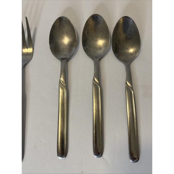 Cambridge PAIGE Stainless Glossy Silverware  Flatware Set Of 5 - Picture 3 of 16